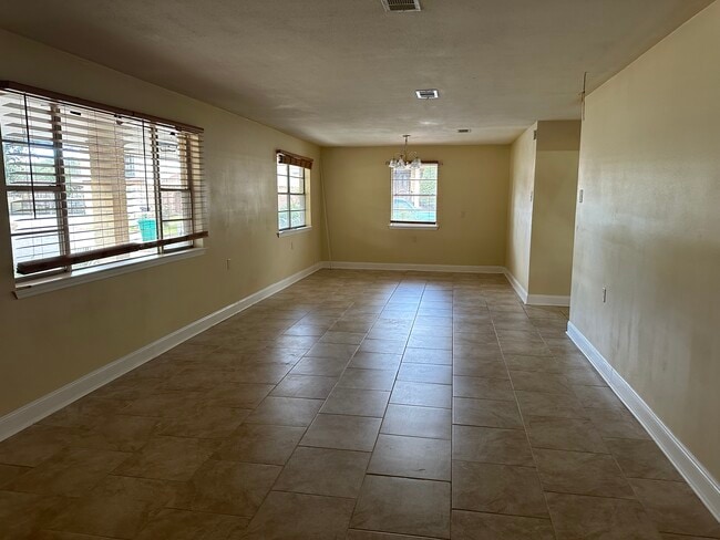 Photo - 617 Legendre Dr