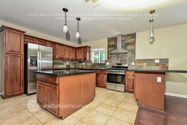 Photo - 21047 Runnymede St