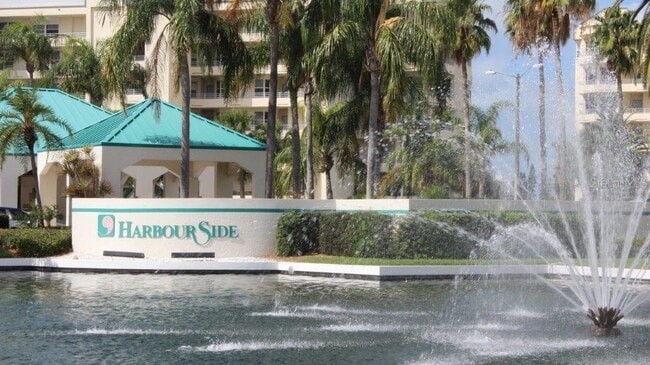 7979 Sailboat Key Blvd S Unidad 306
