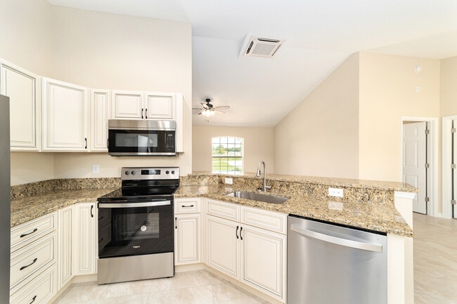 Photo - 194 Willow Rd