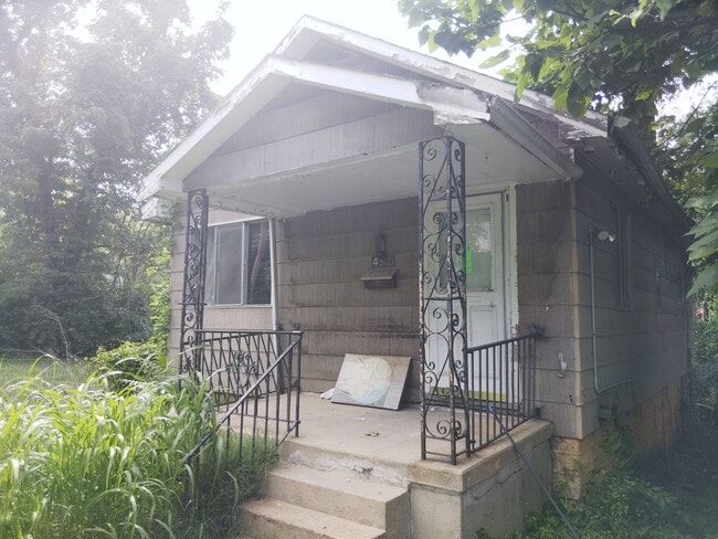 Building Photo - 4521 Oakwood Ave Rental