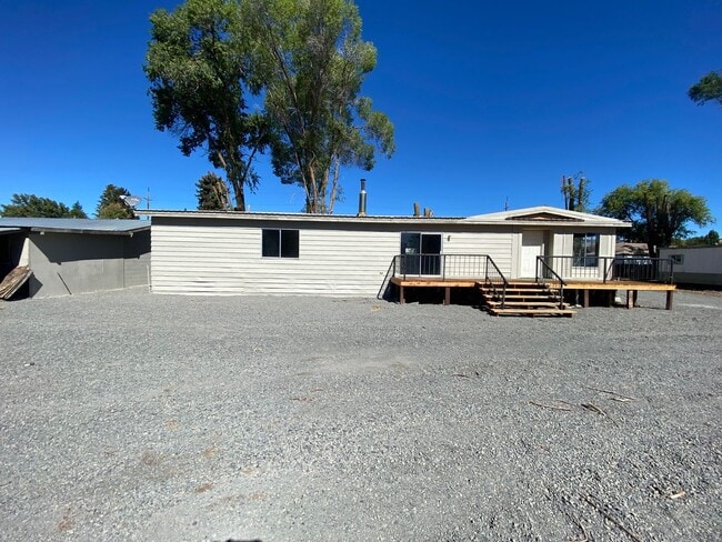 Photo - Zepeda-PM-020-0109-3862 Unit 3862 1/2 Clinton Ave