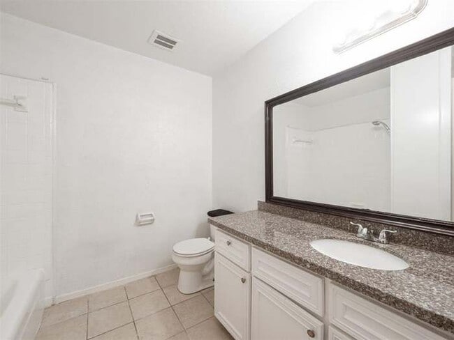 Photo - 404 Carter Dr