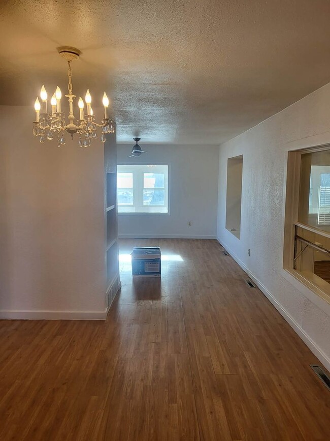 Photo - Country Living Close to Town!