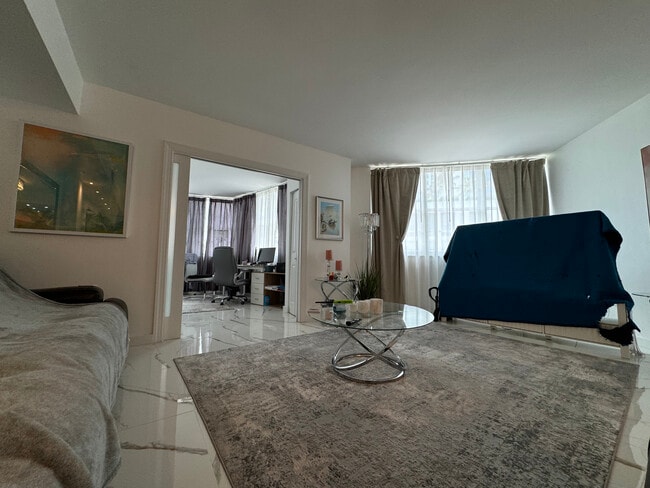 Photo - 999 Brickell Bay Dr
