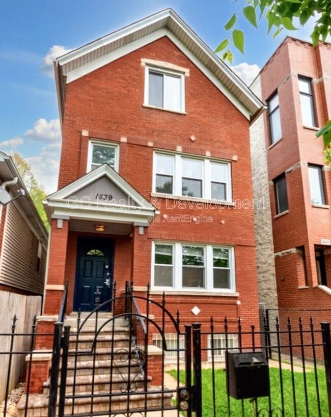 Building Photo - 1439 N Artesian Ave Unit 1