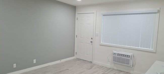 Photo - Remodeled 1 Bedroom Unit in Orange Unit 1439