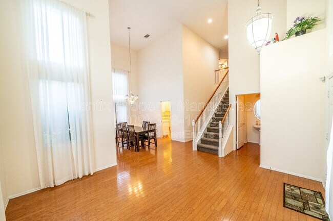 Photo - 3655 Shandin Dr
