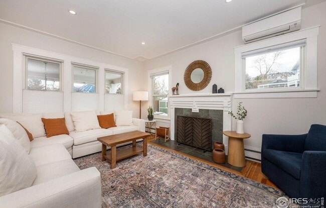 Photo - 1717 Iris Ave