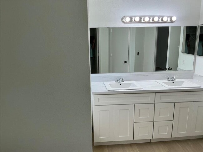 Photo - 7350 Westpointe Blvd Unit 213