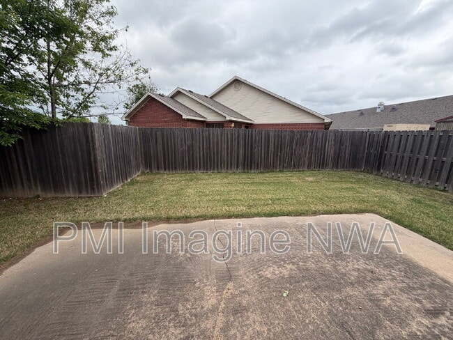 Photo - 88 E Cydnee St