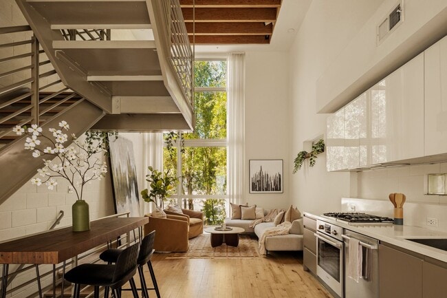 3450 Cahuenga Blvd W