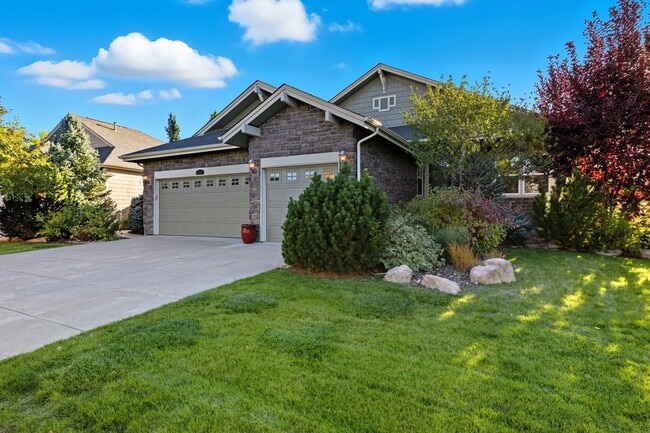 Building Photo - Beacon Point 5 Bedroom Ranch, 3-Car Garage...