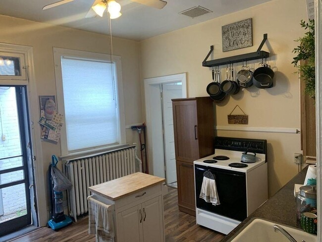 Building Photo - 174 E 300 S Rental