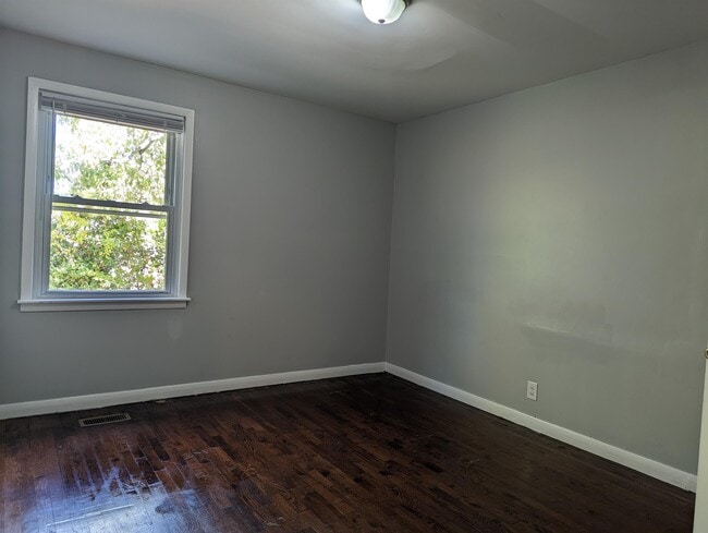 Photo - 2400 Hammond Dr