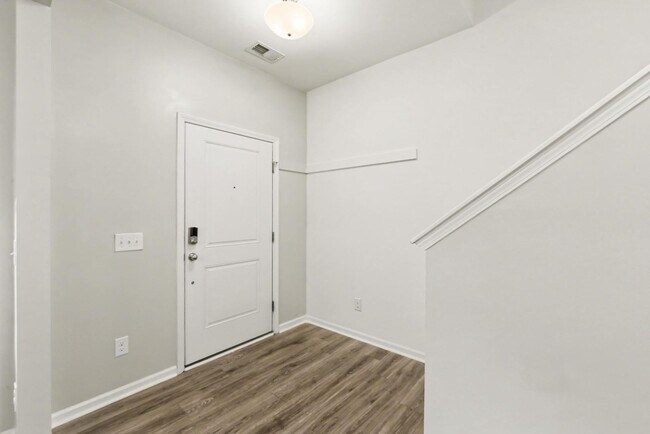 Photo - 121 Rockingham Way