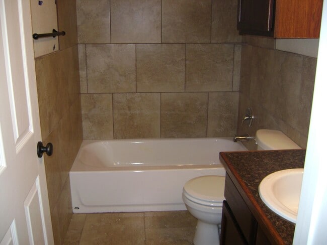 Photo - 2507 Oak Ln