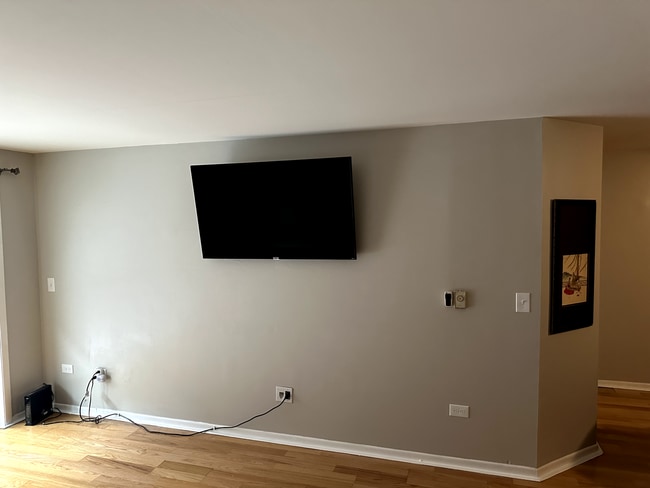 Photo - 2317 N Neva Ave Unit 305A