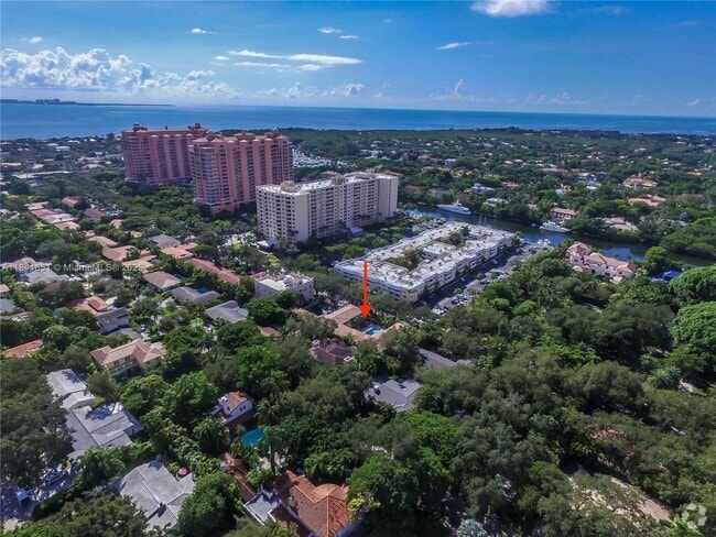 Building Photo - 125 Edgewater Dr Unit 12A Rental