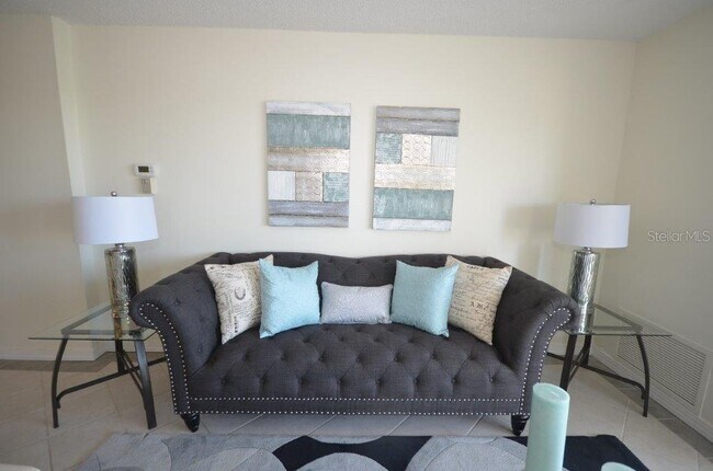 Photo - 800 S Gulfview Blvd Unidad 303