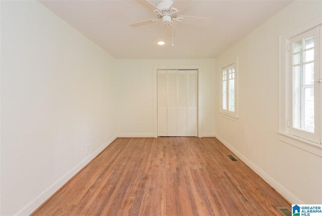 Photo - 405 St Charles St