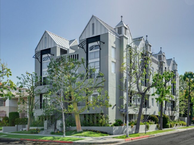 Photo - 900 N Croft Ave Unit 3