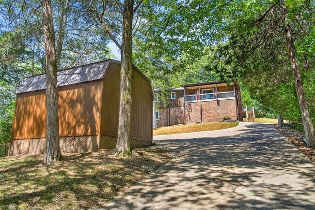 3390 Tyree Springs Rd