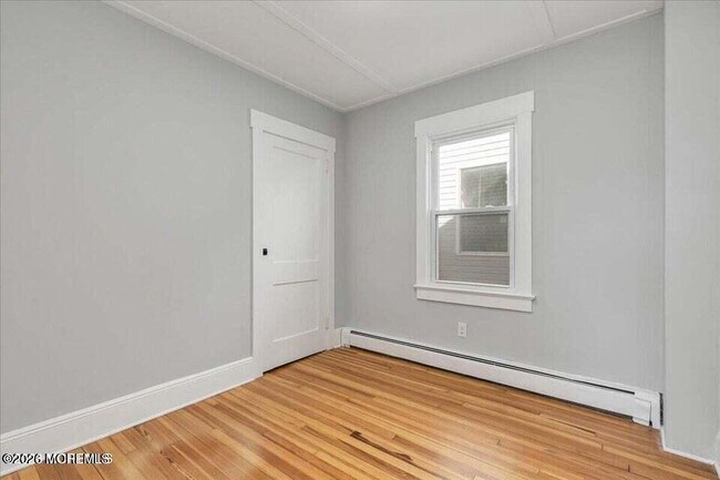 Photo - 1708 A St