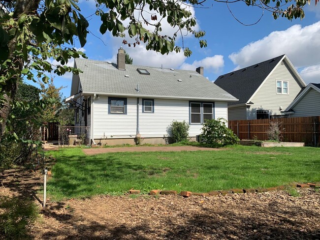 Photo - Hollywood District Home - 3 Bdrm 2 bths, 2290 sq. ft.