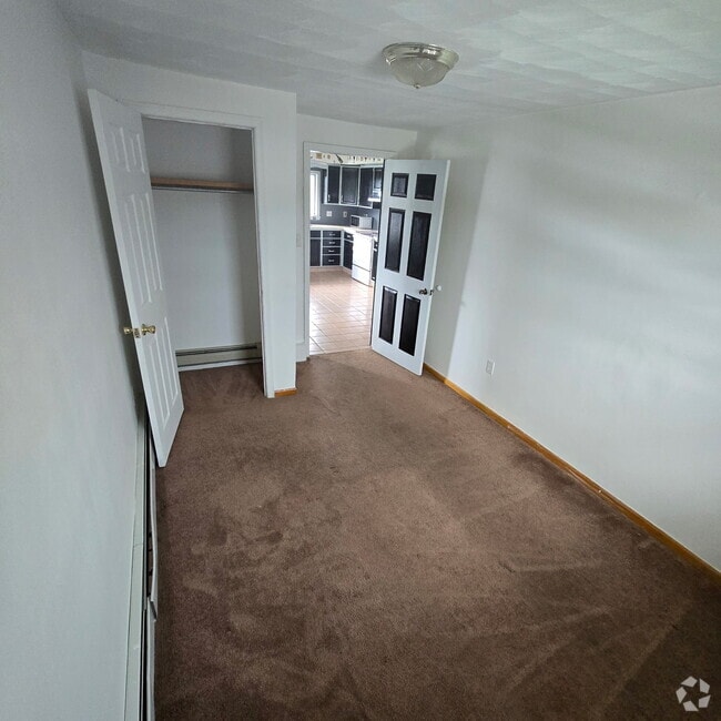 Building Photo - 410 Moosic Rd Rental
