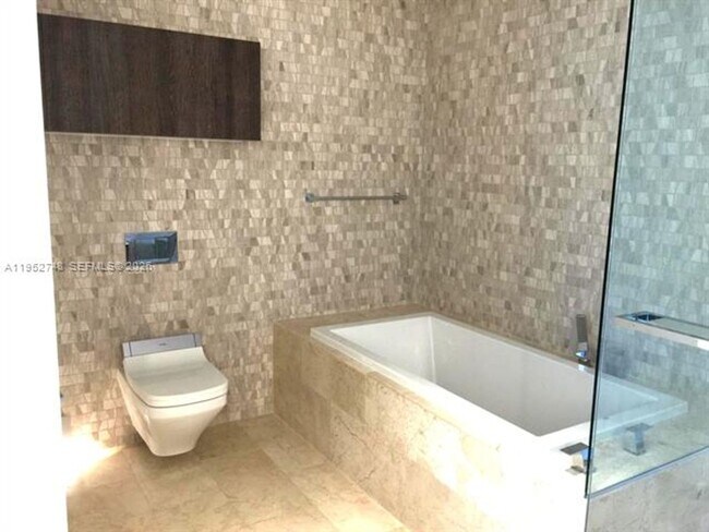 Photo - 68 SE 6th St Unidad 68 SE 6th St  1809