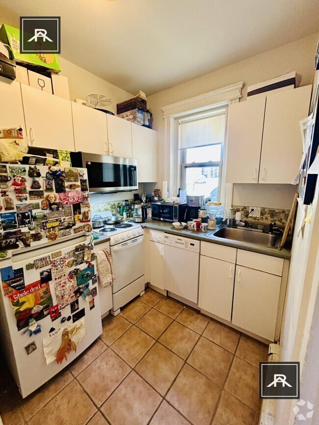 Building Photo - 1 bedroom in Brighton MA 02135 Unit 7 Rental