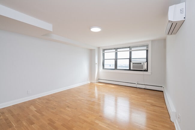 Photo - 1410 Columbia Rd Unit 18G