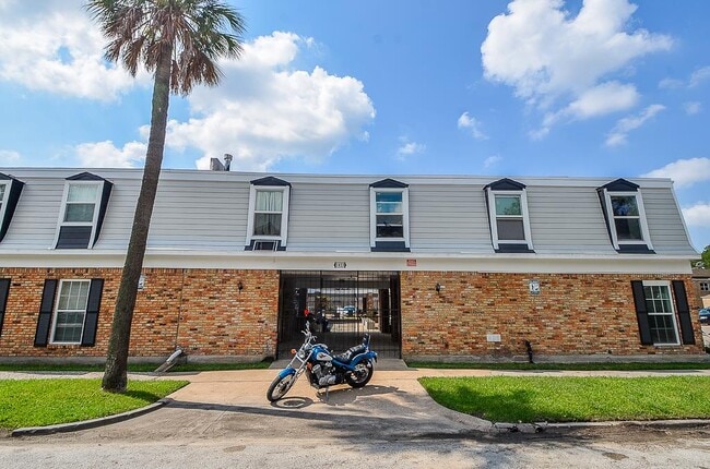 Photo - 1423 Hawthorne St Unit 15