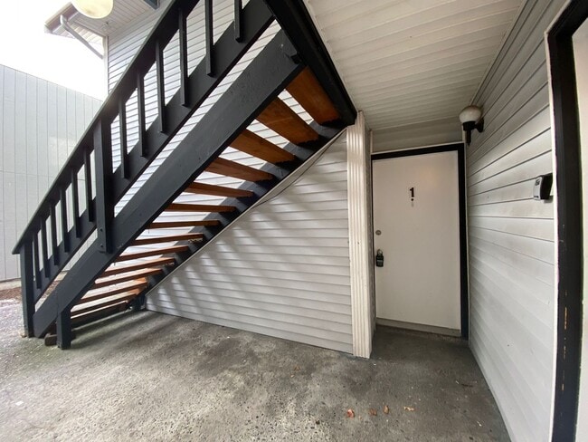 Photo - 4841 Pacific Ave Unit 1