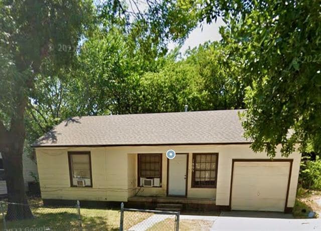 Building Photo - 1805 Mill St