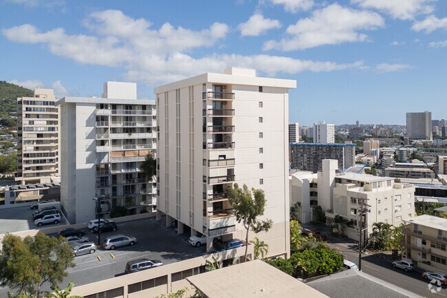 Photo - Makikilani Plaza