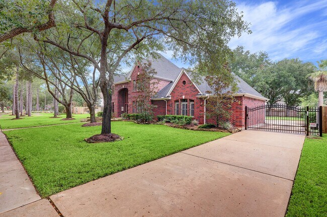 Photo - 19210 Foxtree Ln
