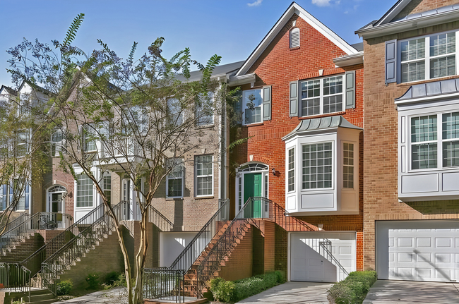 Photo - 108 Stuart Castle Way SE Townhome