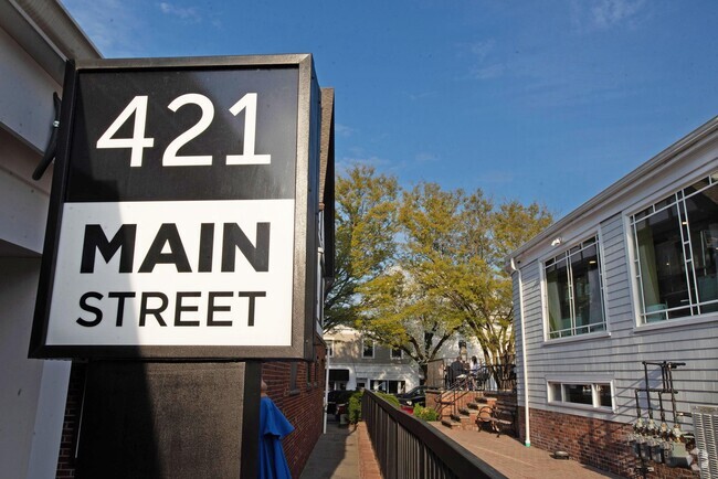 Building Photo - 421 Main St Rental