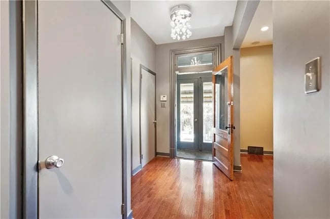 Photo - 937 Jackman Ave