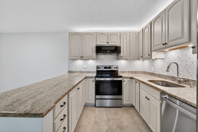 Photo - 1520 15th Ln