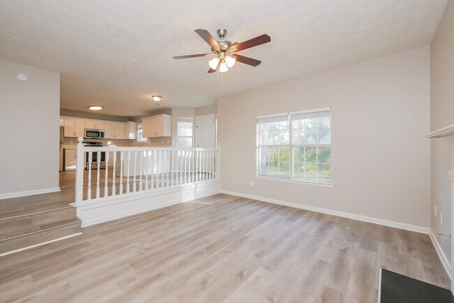 Photo - 409 Grove Park Dr