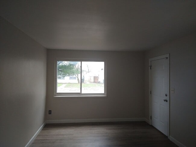 Photo - 1050-1052 Republic Ave Unit 1050