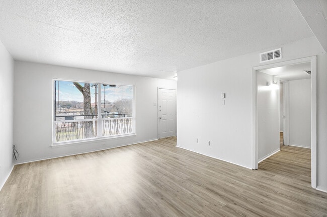 Sala de estar - Evergreen Estates