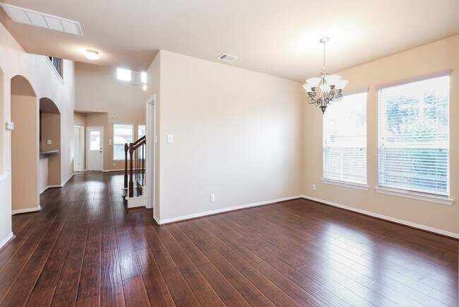 6135 Carver Pines Dr