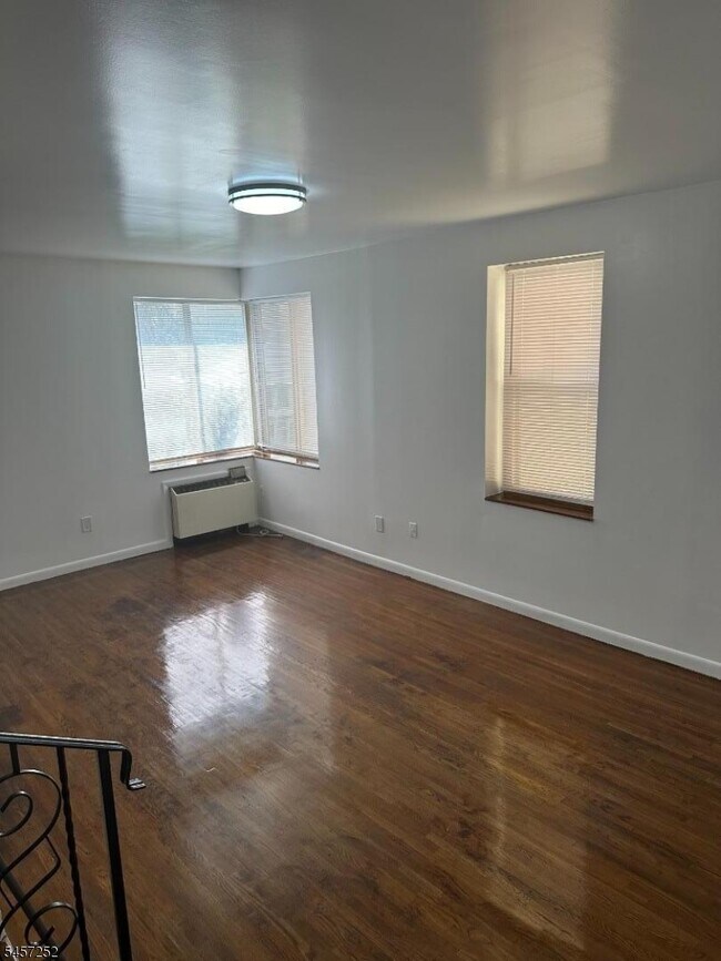 Photo - 19 Lyons Ave Unit 412