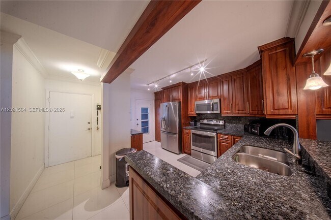 1660 NE 191st St Unit 410-1