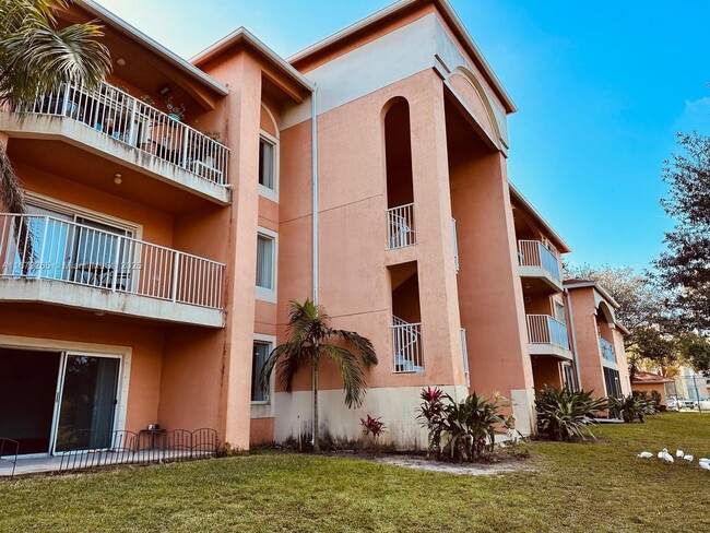 Photo - 6984 SW 39th St Condominio Unidad H105