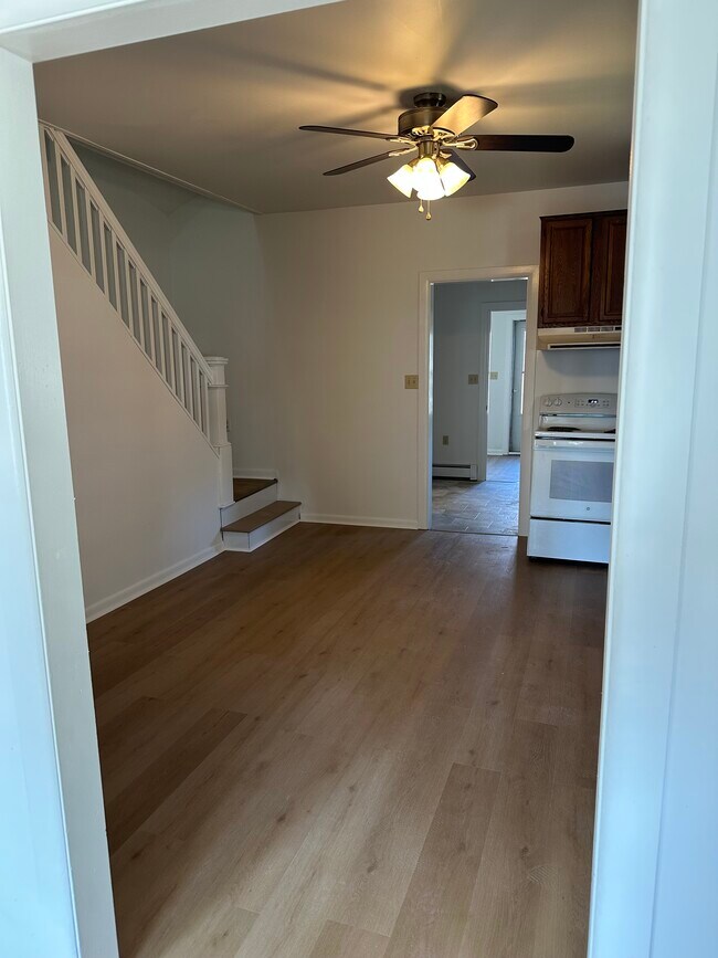 Photo - 1344 Newport Rd